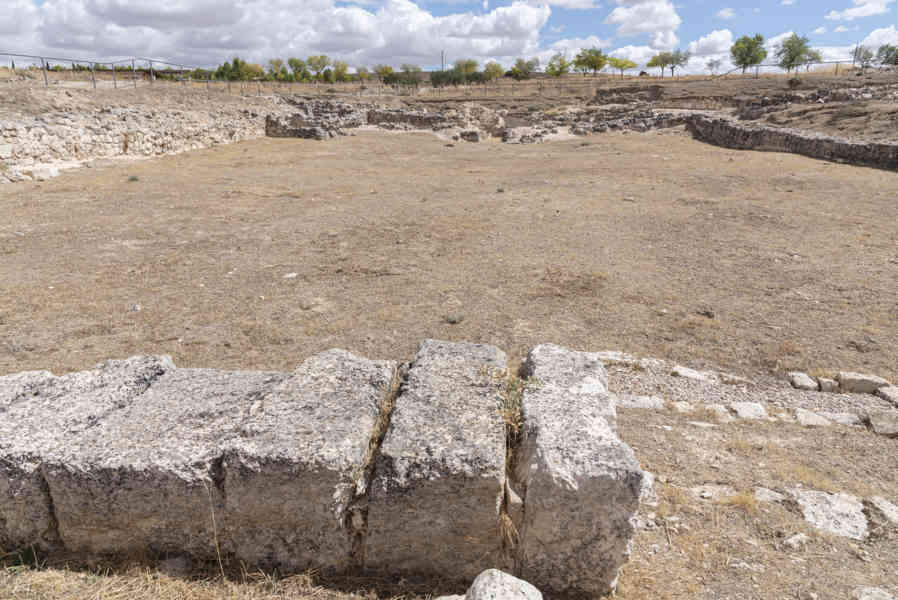 Cuenca - Saelices - parque arqueológico de Segóbriga 31 - Basílica Visigoda.jpg